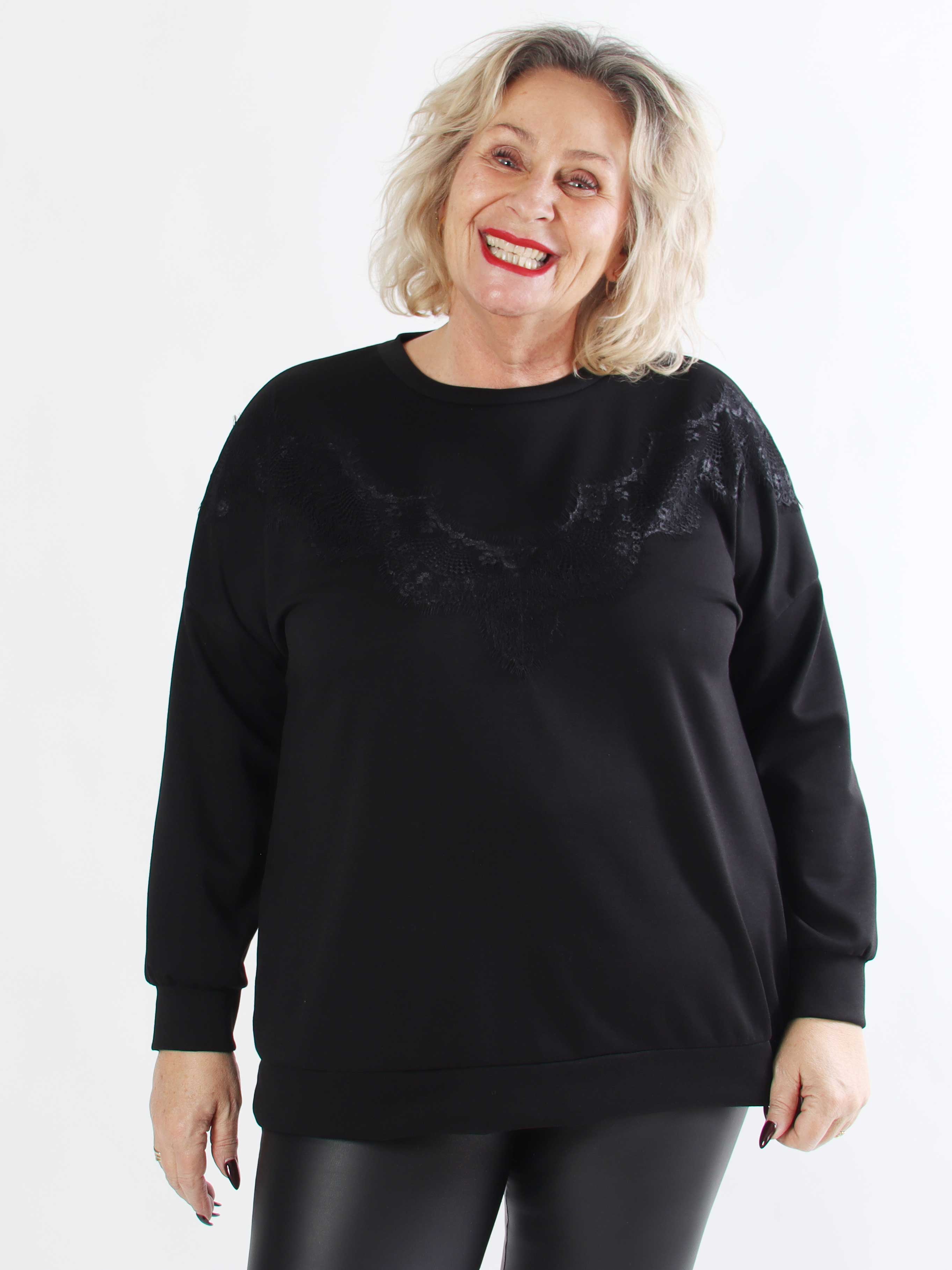 Abbelone - Plus size joggingbluse i viskose med blonde henover brystet